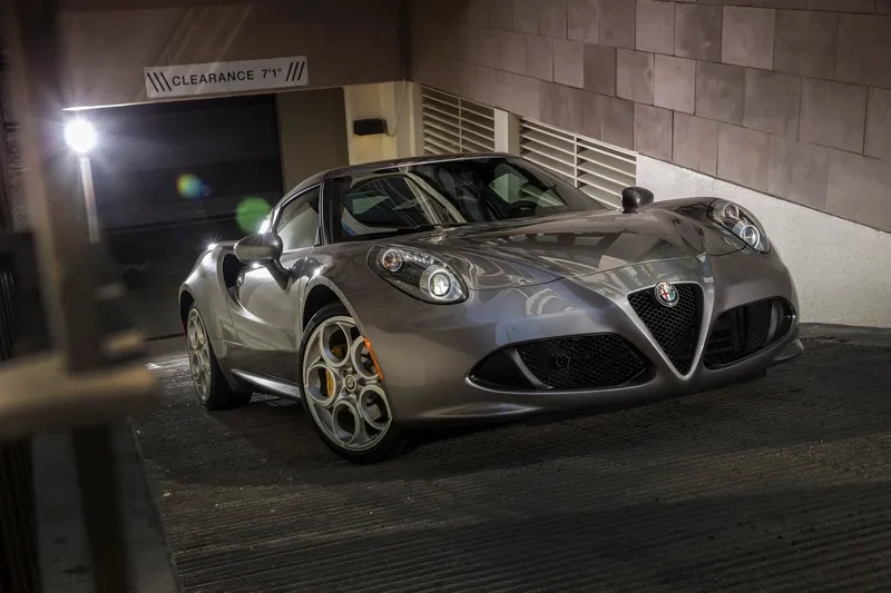 Trải nghiệm xe alfa romeo 4c chất lượng cao đầy phong cách