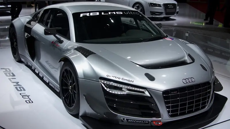 Siêu xe tốc độ đỉnh cao Audi R8 siêu xe