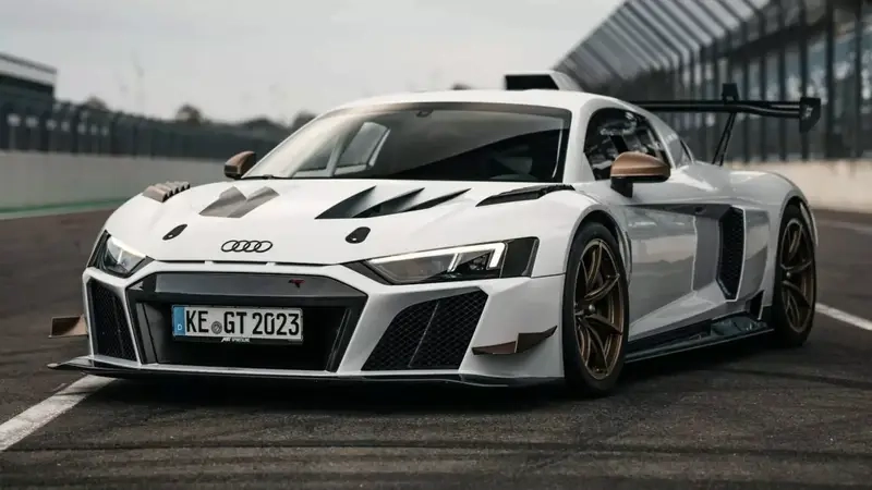 Động cơ mạnh mẽ bứt phá Audi R8 động cơ mạnh mẽ