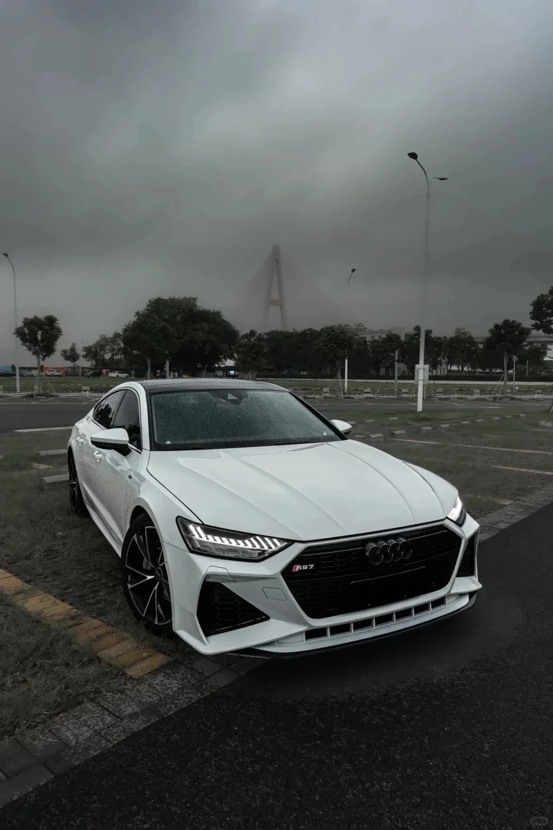 Tốc độ cao bứt phá mọi giới hạn audi rs tốc độ cao