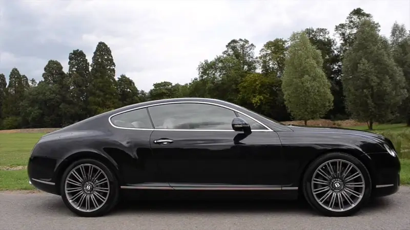 Ảnh Bentley Continental GT Speed góc cạnh cuốn hút