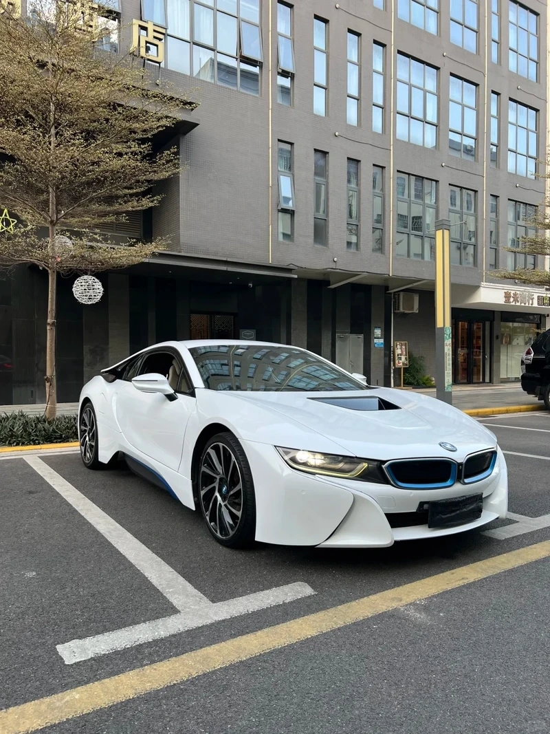 Động cơ hybrid mạnh mẽ bmw i8 động cơ hybrid