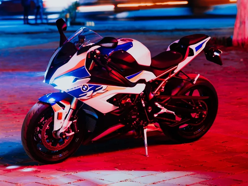 Moto BMW S1000RR màu đen