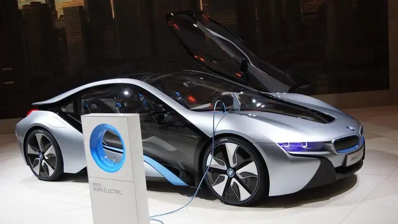Hình ảnh bmw i8 thể hiện phong cách tương lai
