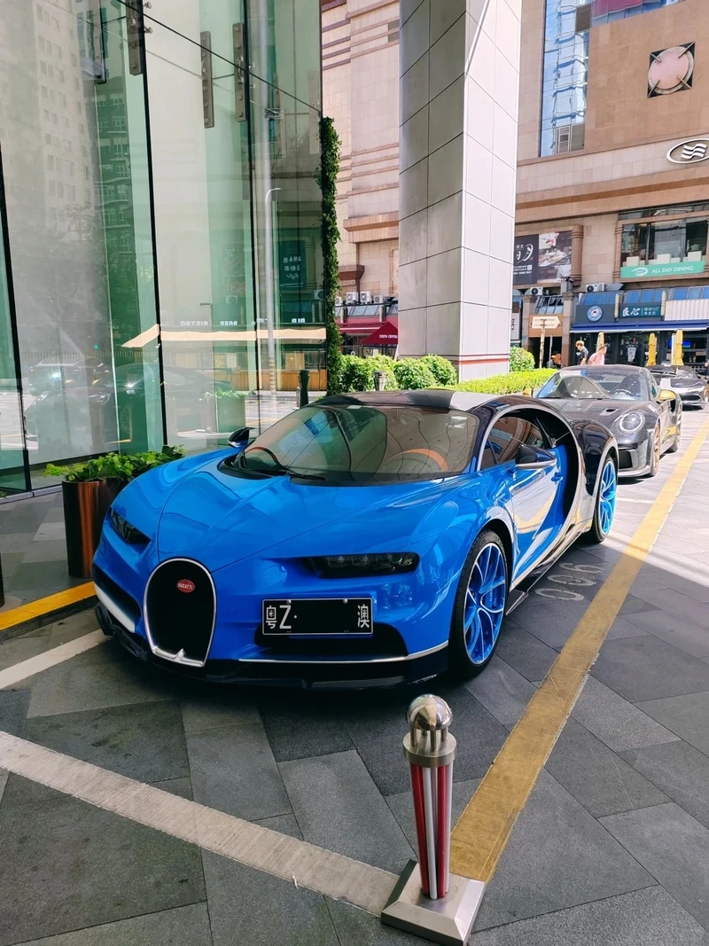 Biểu tượng tốc độ chính là Bugatti Chiron biểu tượng tốc độ