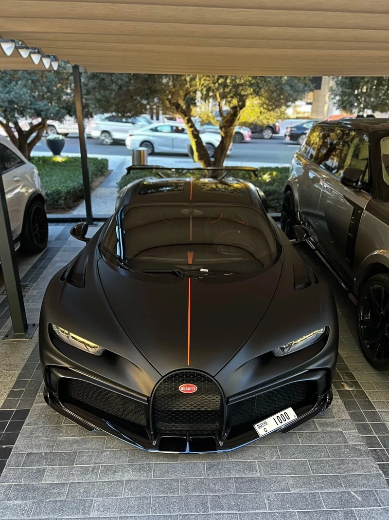 Dáng thấp mạnh mẽ trên Bugatti Chiron dáng thấp