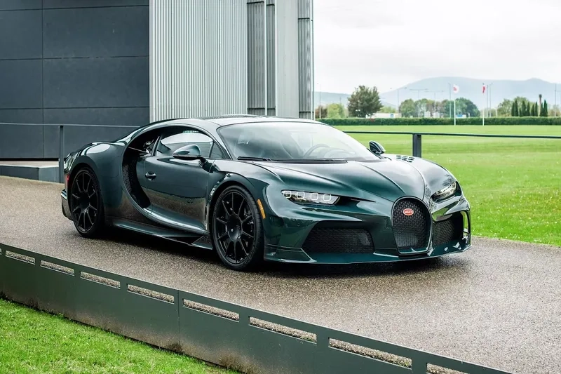 Hình bugatti chiron super sport ngoài đường cực chất