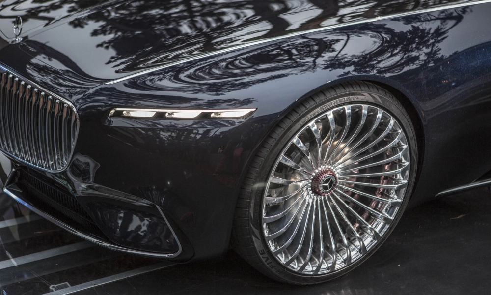 Mẫu độ mâm Maybach thiết kế nan nhuyễn mạ crom sáng lấp lánh