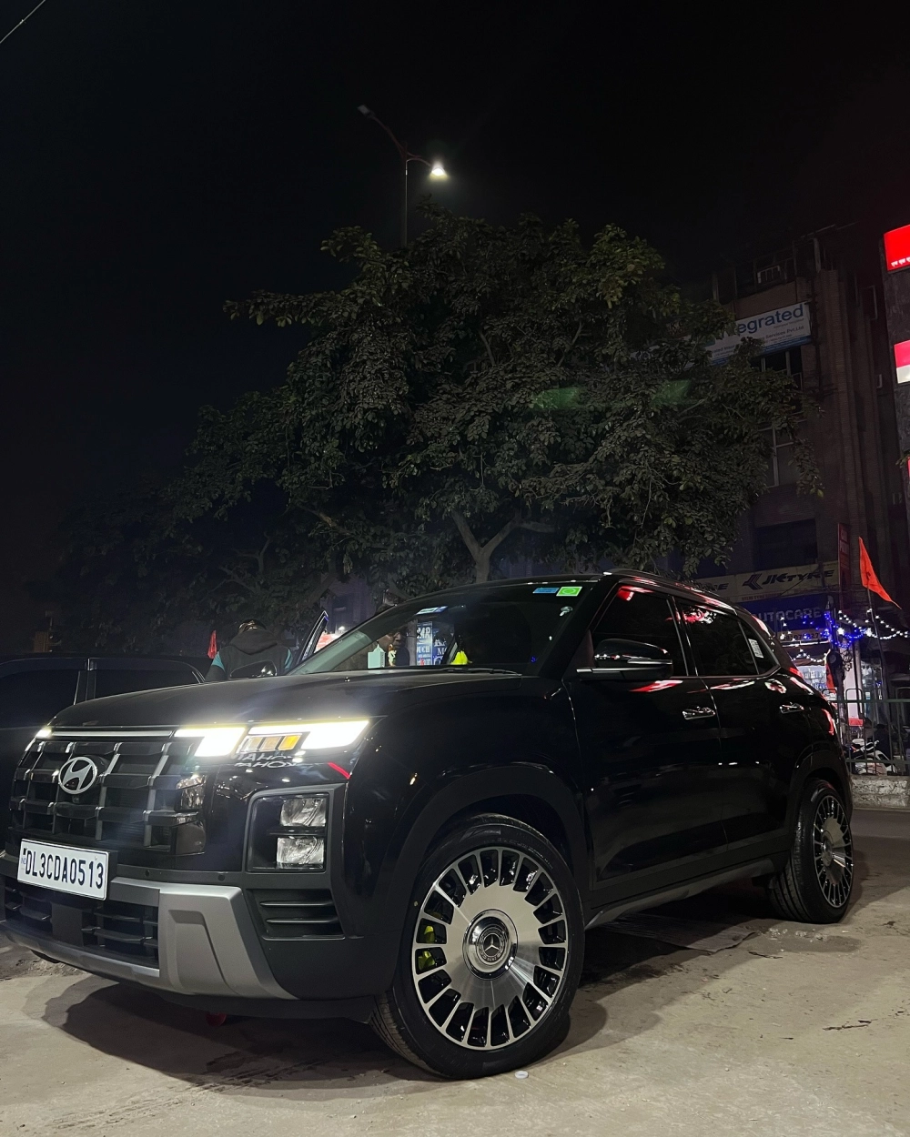 Hyundai Creta đen độ mâm Maybach đĩa tròn độc đáo lạ mắt