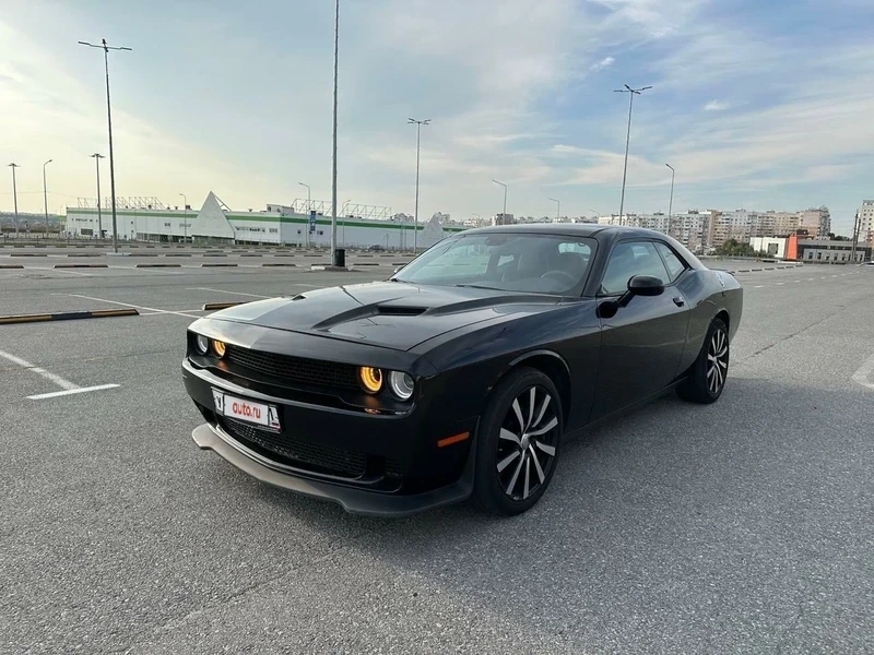 Thiết kế thể thao ấn tượng Dodge Challenger xe thể thao