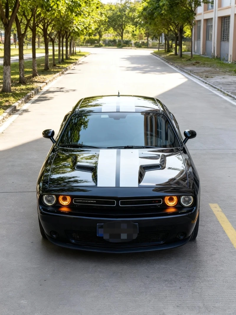 Nhập khẩu chính hãng Dodge Challenger nhập khẩu