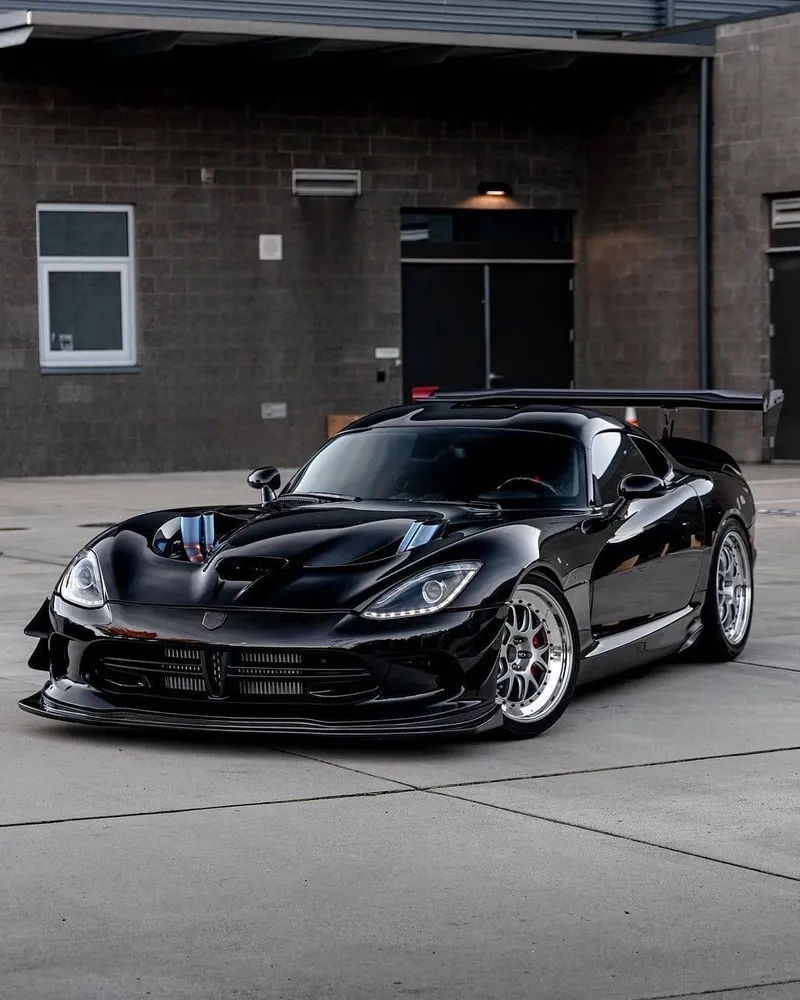 Cảm nhận xe dodge viper thể thao mạnh mẽ và năng động