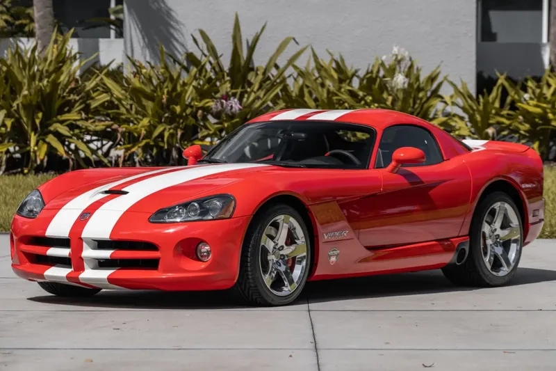 Khám phá xe dodge viper hiện đại sang trọng và độc đáo