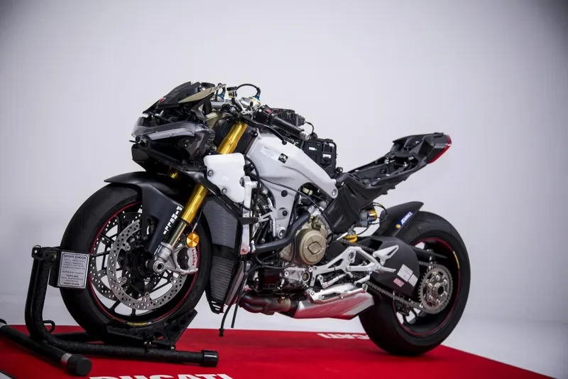 Ống xả Akrapovic Panigale V4