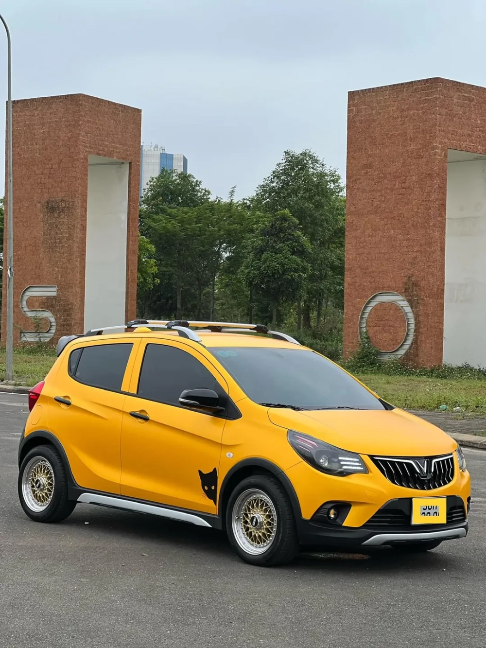 Cận cảnh Fadil độ mâm đen bóng kết hợp kẹp phanh đỏ đẹp