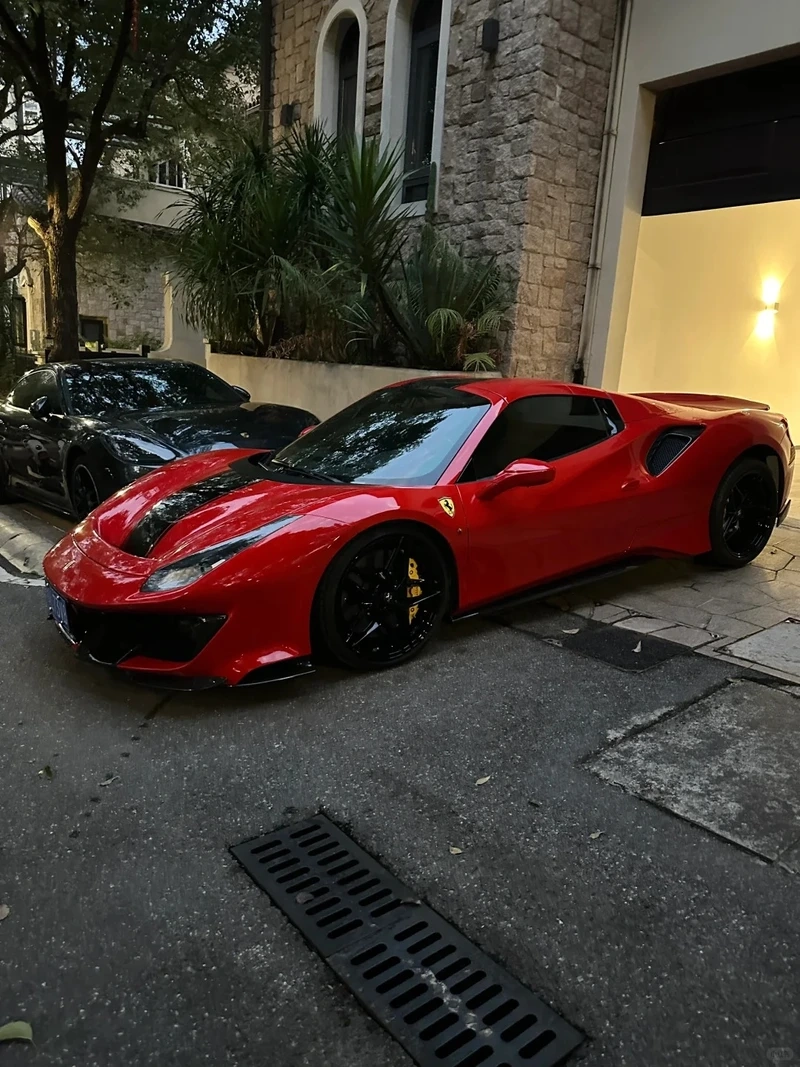 Mui trần phóng khoáng với ferrari 488 spider