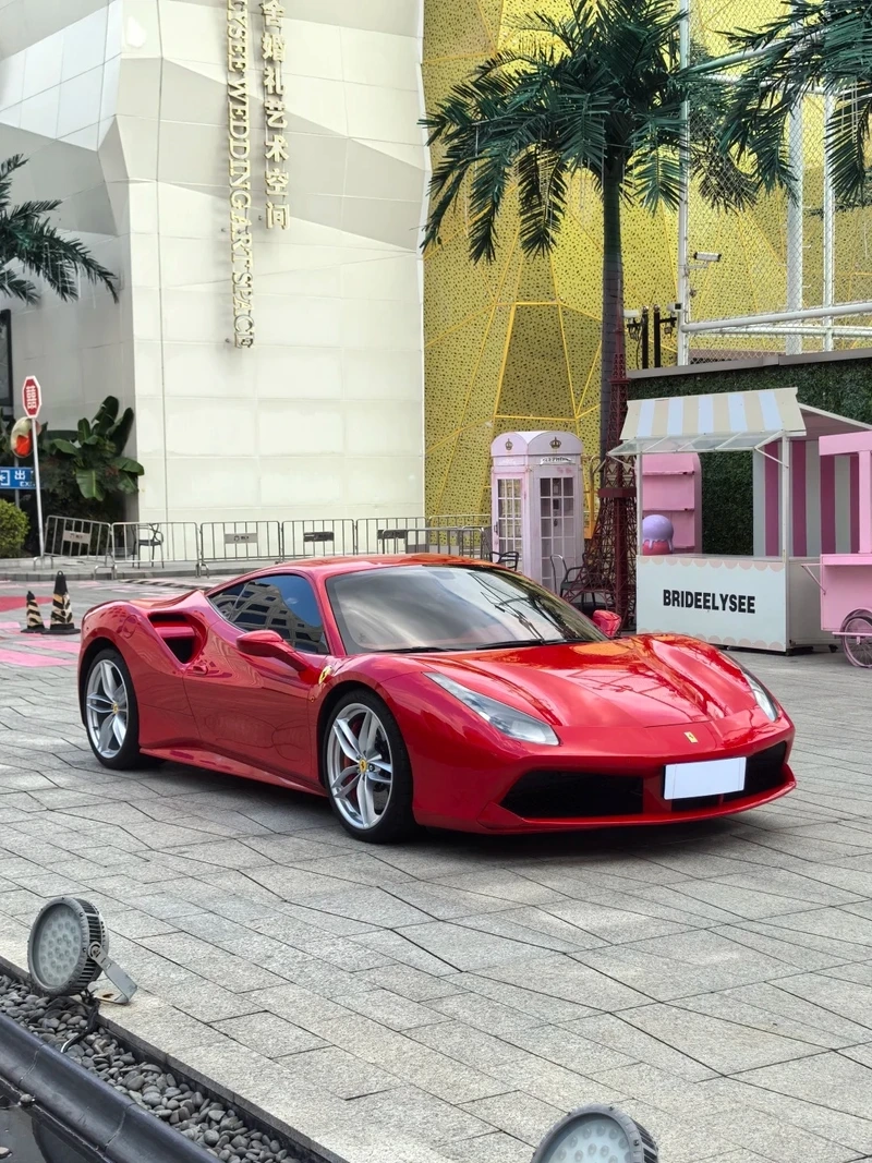 Sức mạnh vượt trội trên mọi cung đường ferrari 488 mạnh mẽ