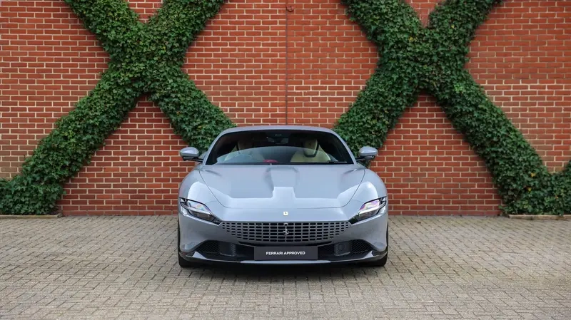 Ferrari Roma làm hình nền đầy cuốn hút