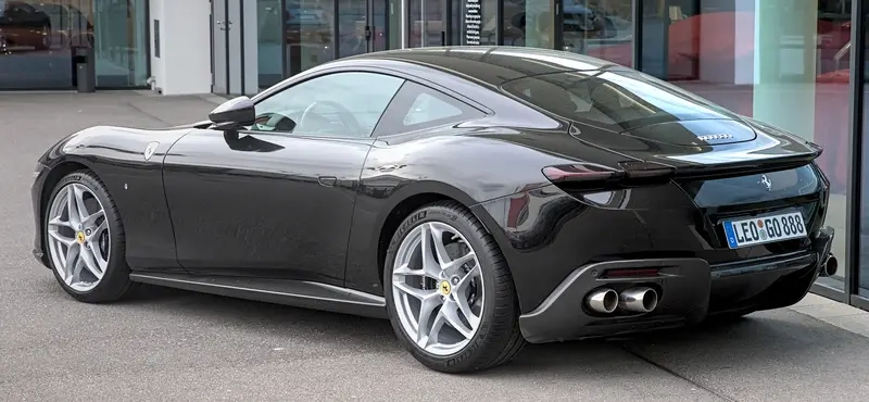 Ferrari Roma phong cách tối giản cuốn hút