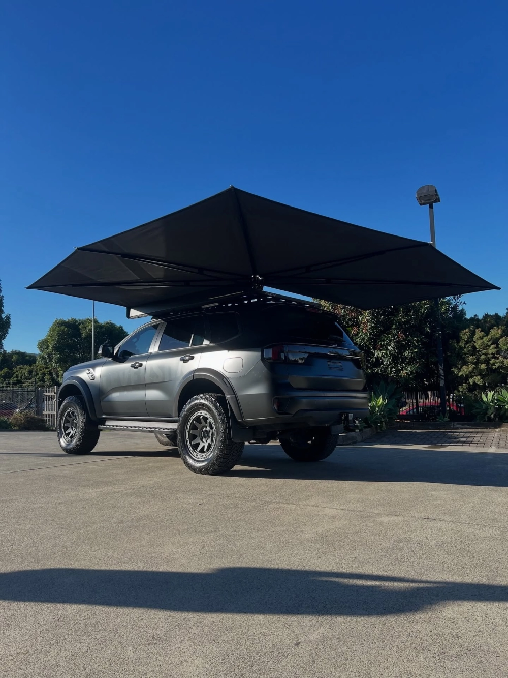 Ford Everest độ mâm lốp địa hình camping dã ngoại rất tiện lợi