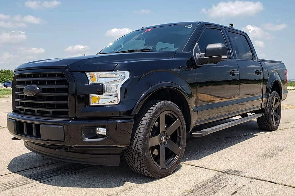 Ford Everest độ mâm 6 chấu sơn đen mờ thể thao cực ngầu