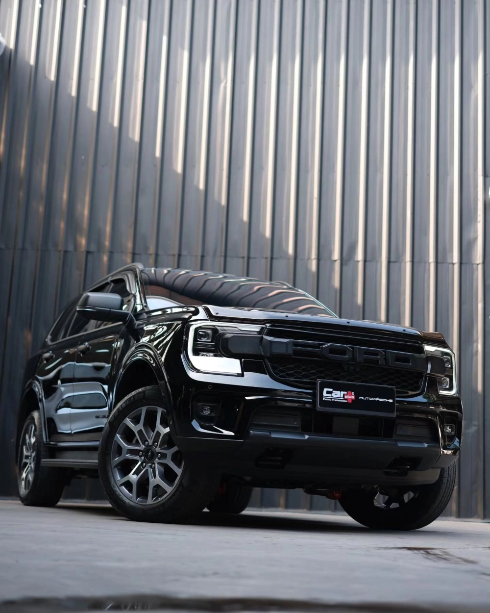 Ford Everest độ mâm đa chấu thiết kế mạnh mẽ và đầy nam tính