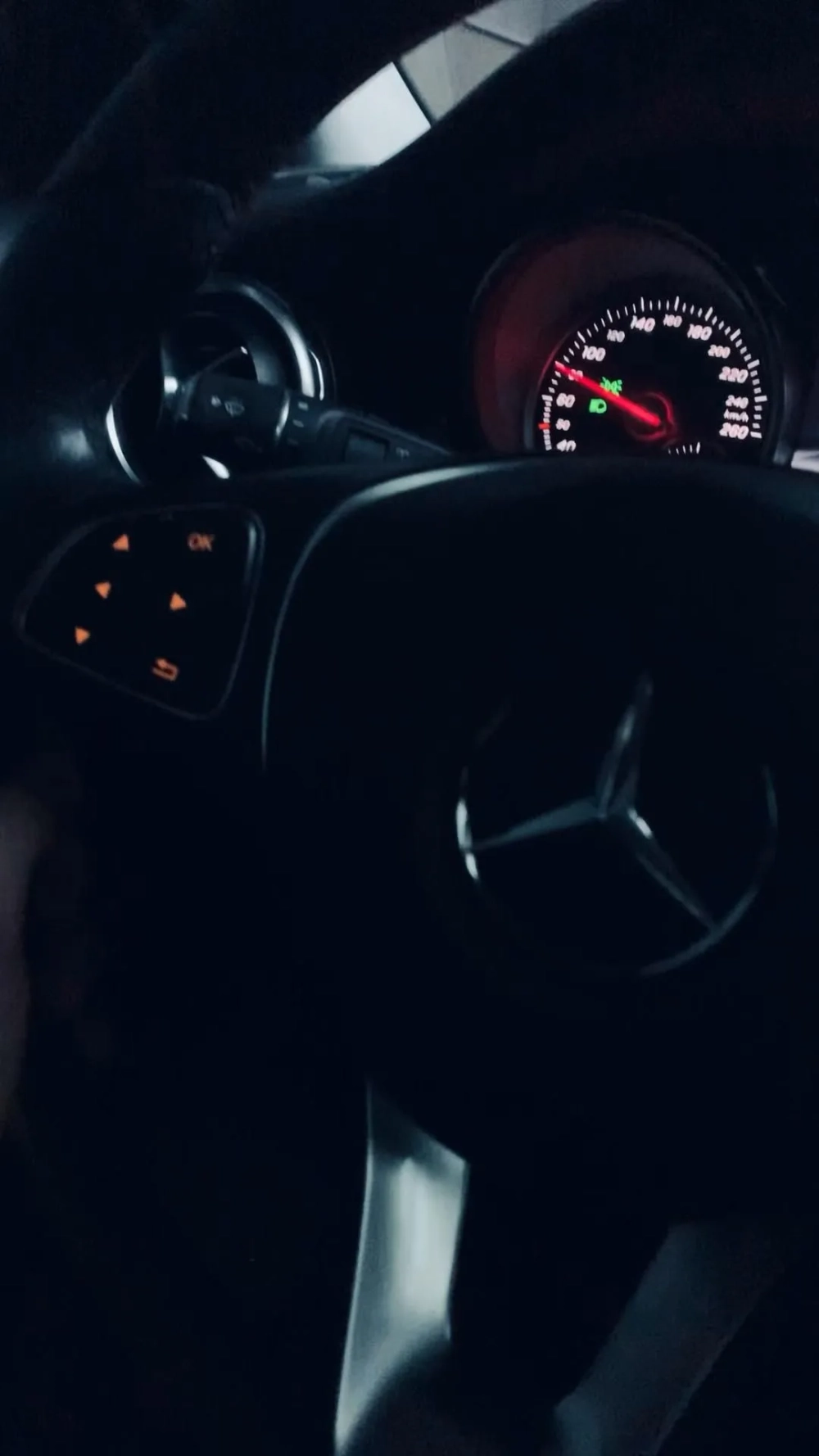 Trải nghiệm tốc độ với hình nền công tơ mét đẹp