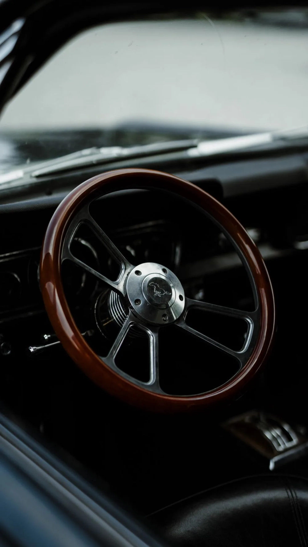 Thể hiện đẳng cấp với hình nền vô lăng sang trọng