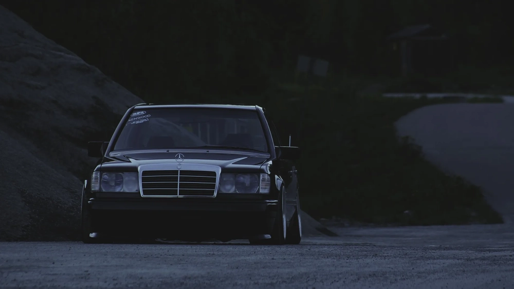 Thưởng thức cảm xúc sâu sắc với hình nền xe buồn sâu lắng