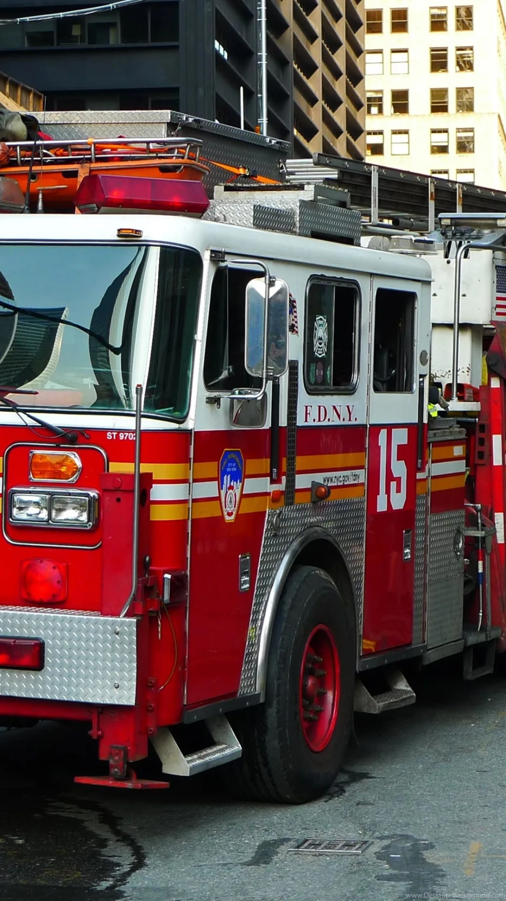 Cài đặt hình nền xe cứu hỏa hd cho desktop