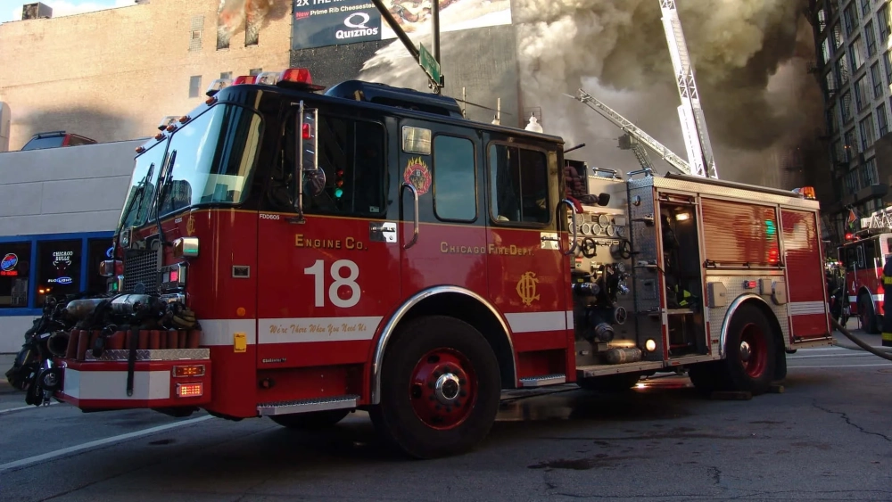 Ngắm chi tiết với hình nền xe cứu hỏa chi tiết sống động