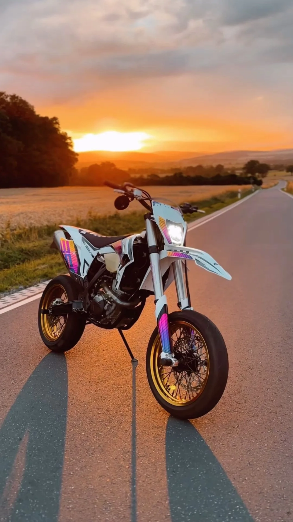 Thưởng thức hình nền xe máy 4k cực sắc nét