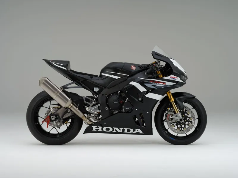 So sánh CBR1000RR và ZX10R