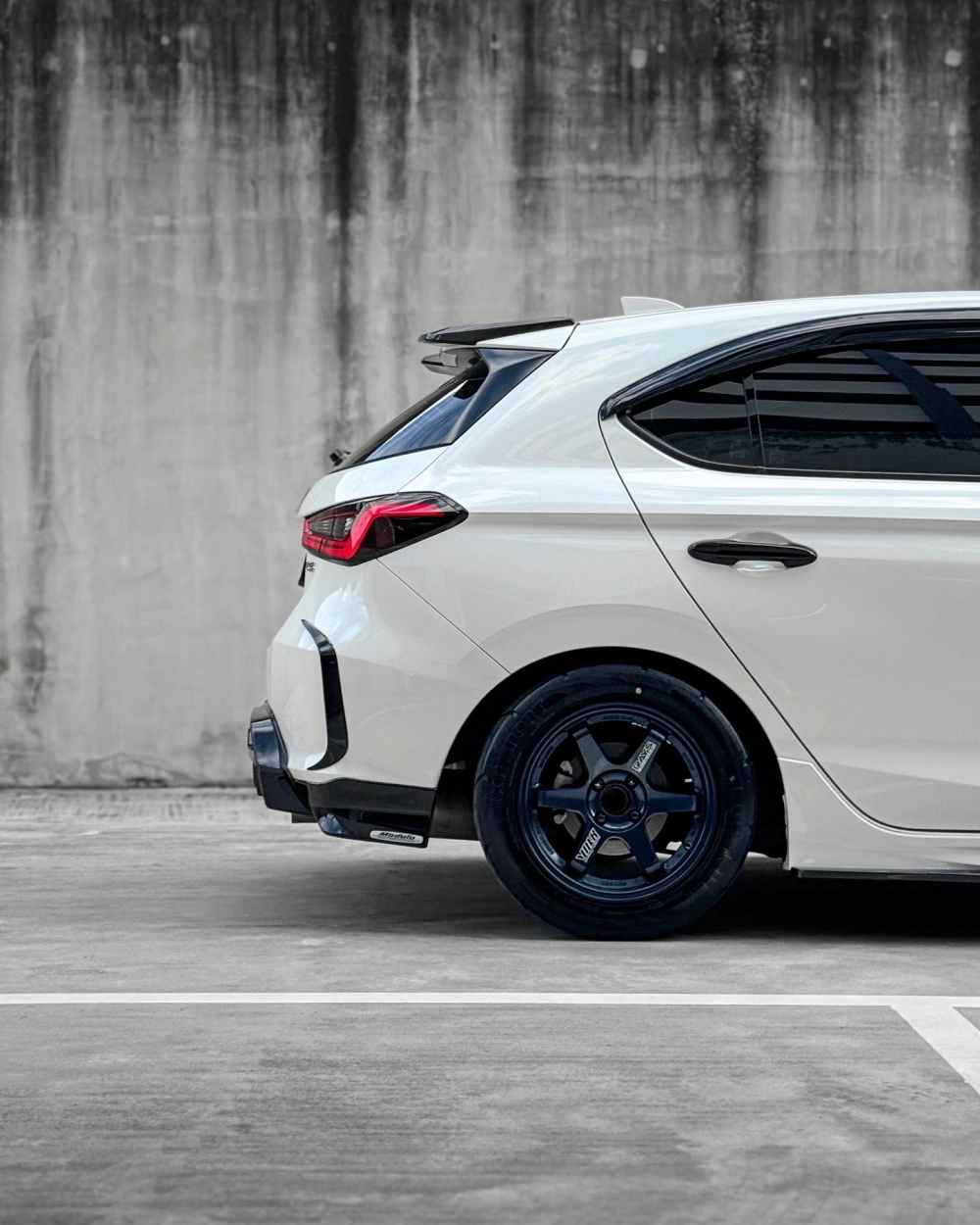 Xe Honda City Hatchback độ mâm TE37 6 chấu xanh đen cá tính mạnh