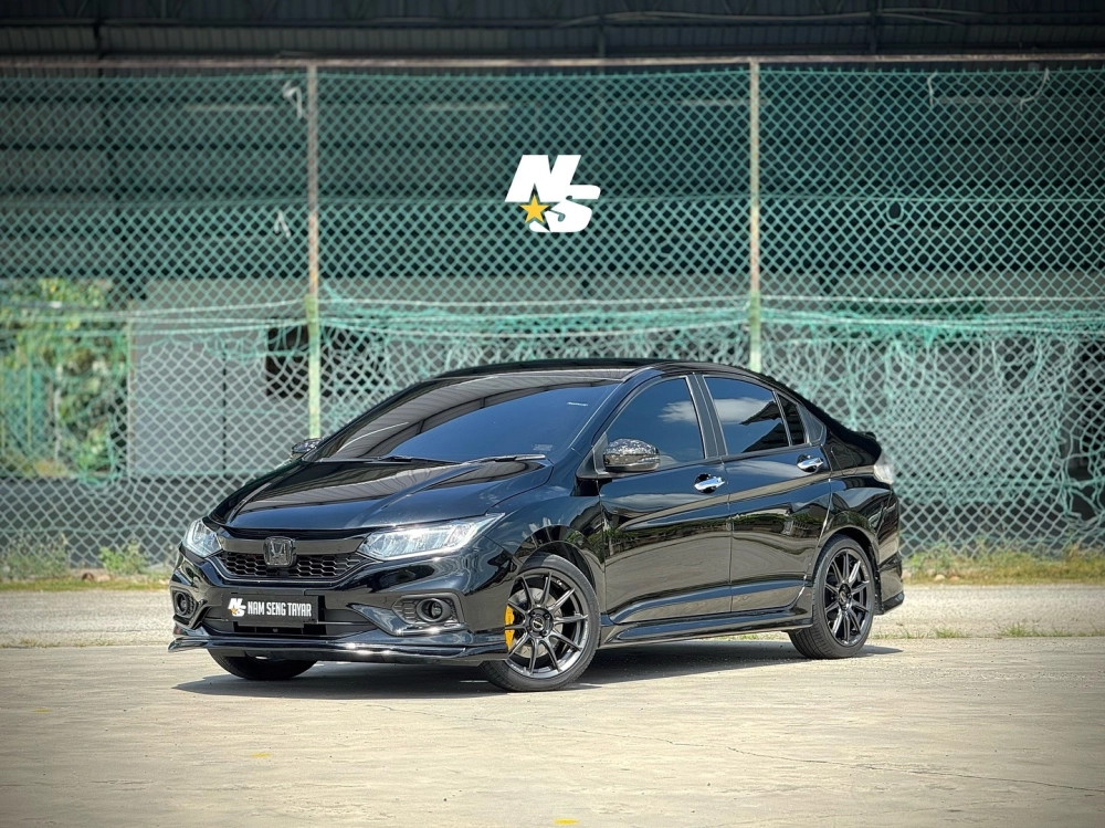 Honda City độ mâm (6) màu titan kết hợp heo dầu vàng nổi bật nhất