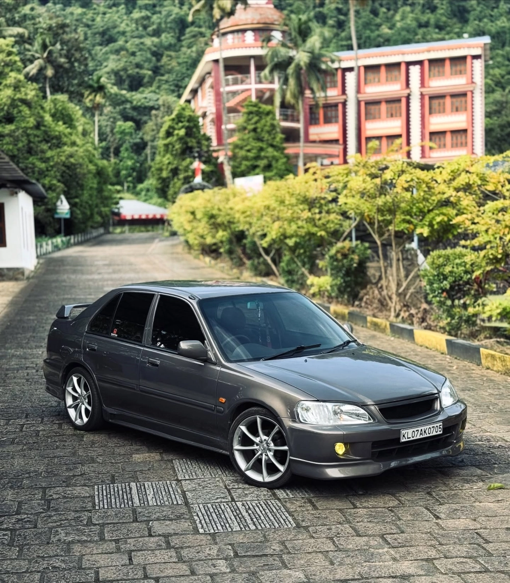 Honda City độ mâm (9) đúc màu bạc kiểu dáng thể thao cổ điển đẹp