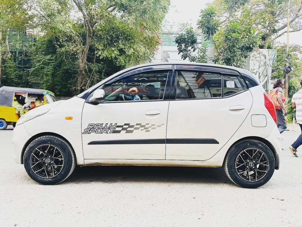 Xe i10 độ mâm đa chấu màu đen phong cách Rally Sport cá tính