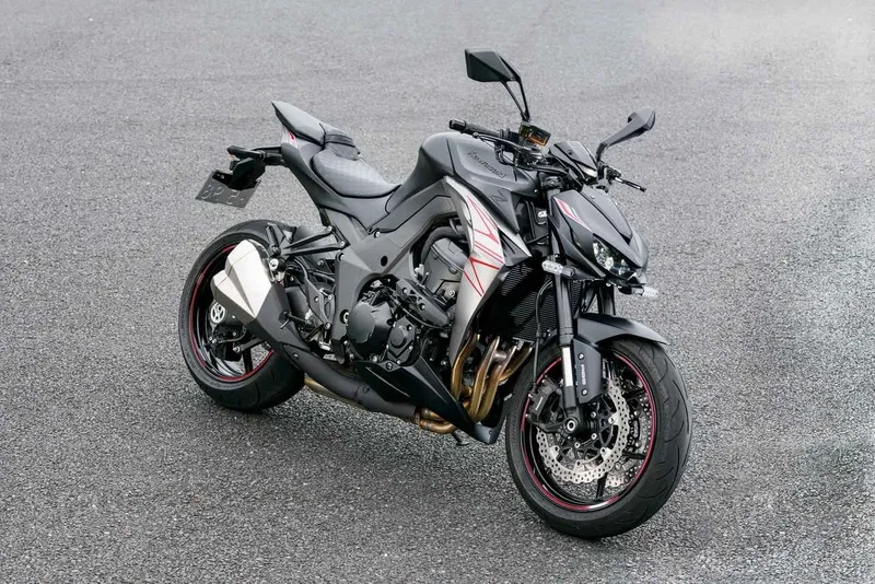 Vẻ đẹp cơ bắp mô tô Z1000