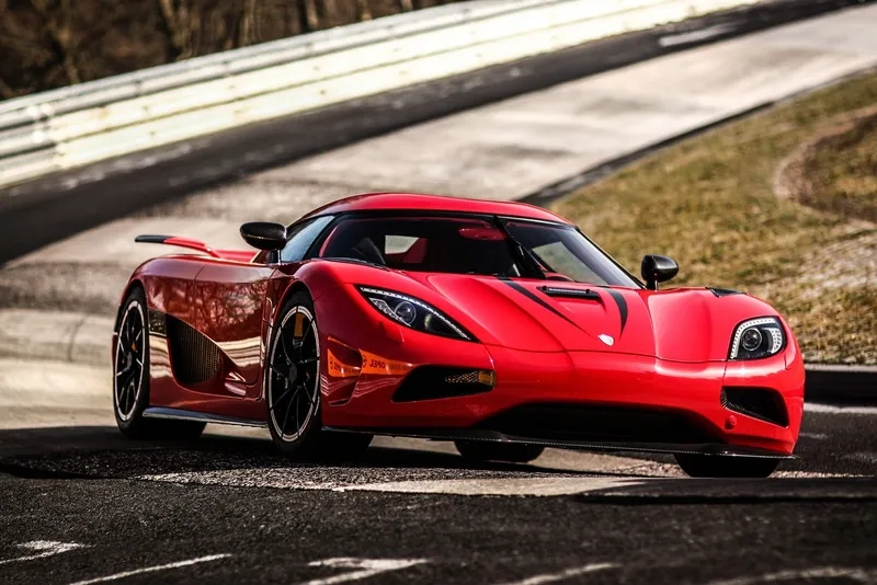 Tìm xe koenigsegg chất lượng cao cho bộ sưu tập riêng