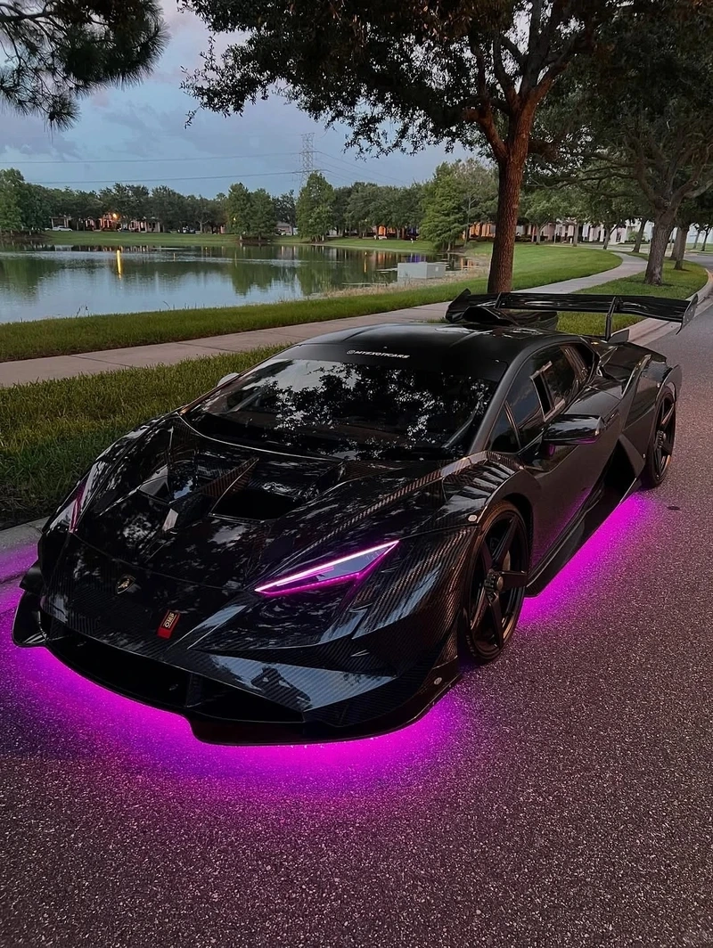Cá tính nổi bật khó nhầm lẫn Lamborghini Huracán cá tính