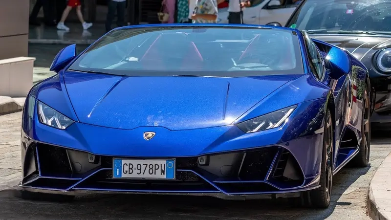 Lamborghini Huracán Evo màu sắc nổi bật cá tính