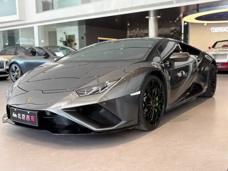 Lamborghini Huracán Evo biểu tượng tốc độ cuồng nhiệt