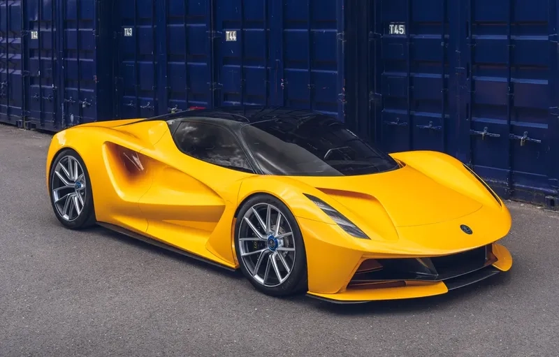 Làm lotus evija Instagram với phong cách nghệ thuật