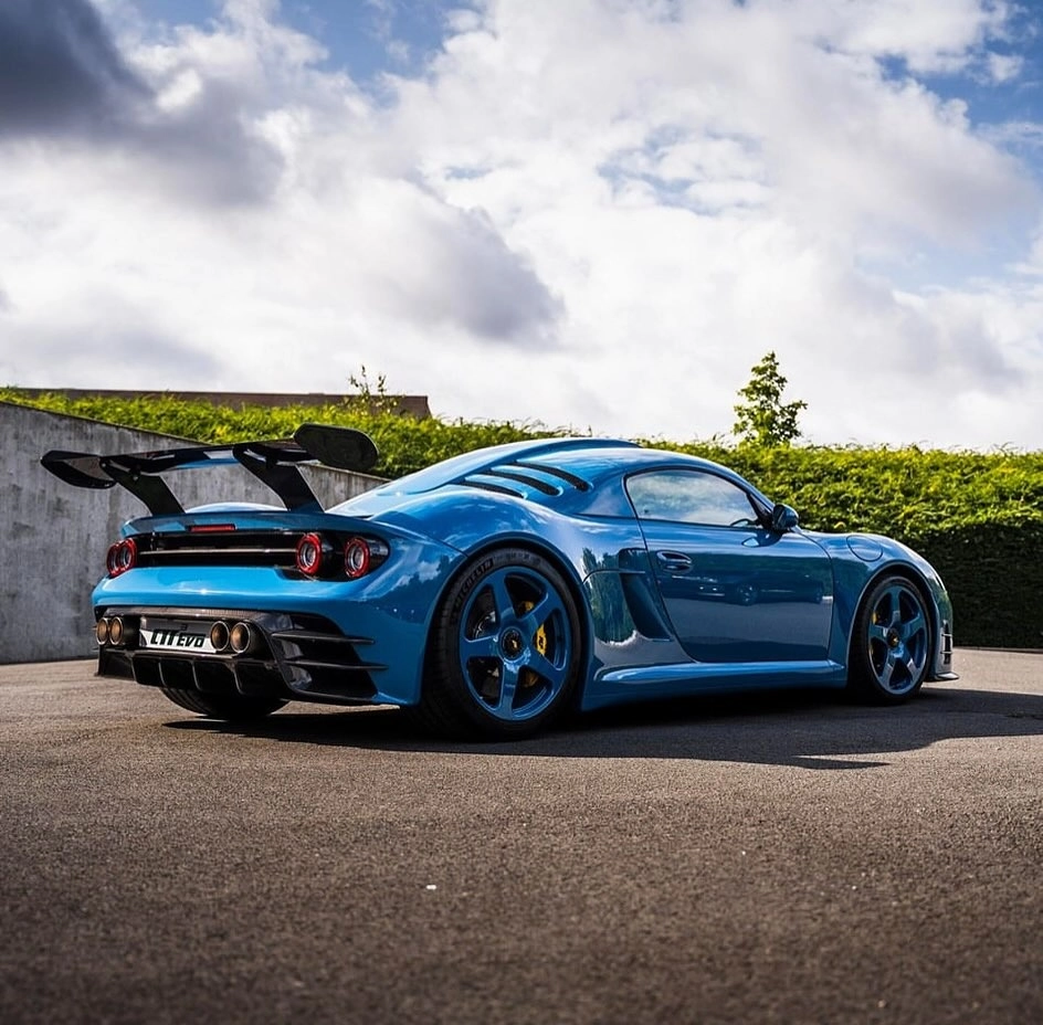 Mẫu mâm 5 chấu xanh dương đồng bộ thân xe thể thao