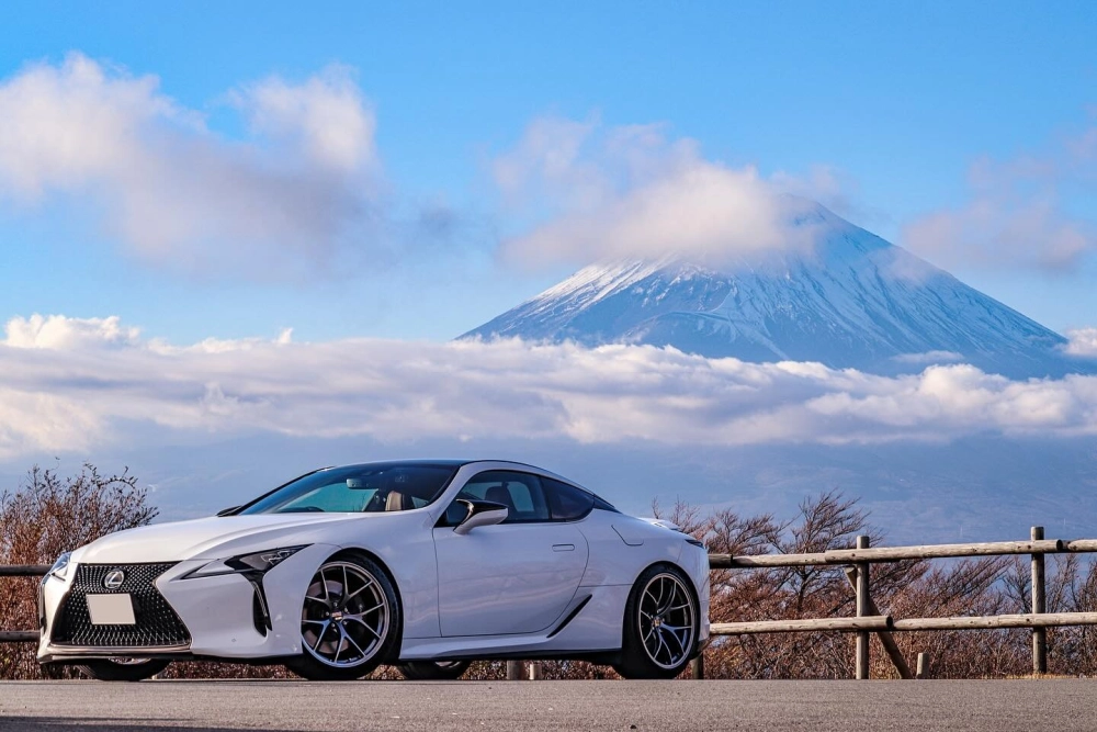 Mẫu mâm BBS màu bạc đa chấu thiết kế thể thao hiện đại đẹp mắt