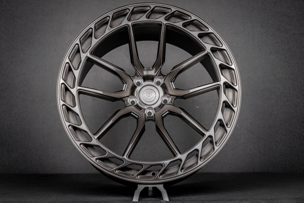 Mâm CNC Vossen xám khói thiết kế đa chấu hiện đại và mạnh mẽ
