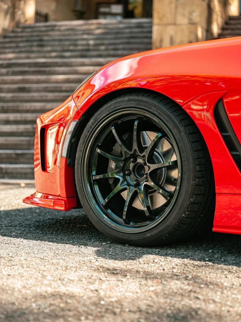 Xe thể thao độ mâm Forged màu đen bóng thiết kế đầy cá tính