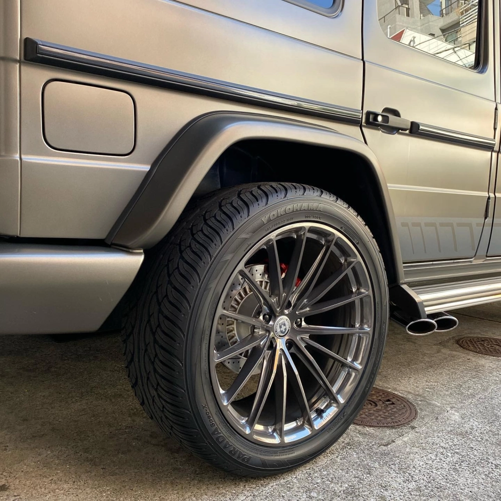Xe Mercedes G-Class độ mâm HRE đa chấu màu xám cực kỳ hầm hố