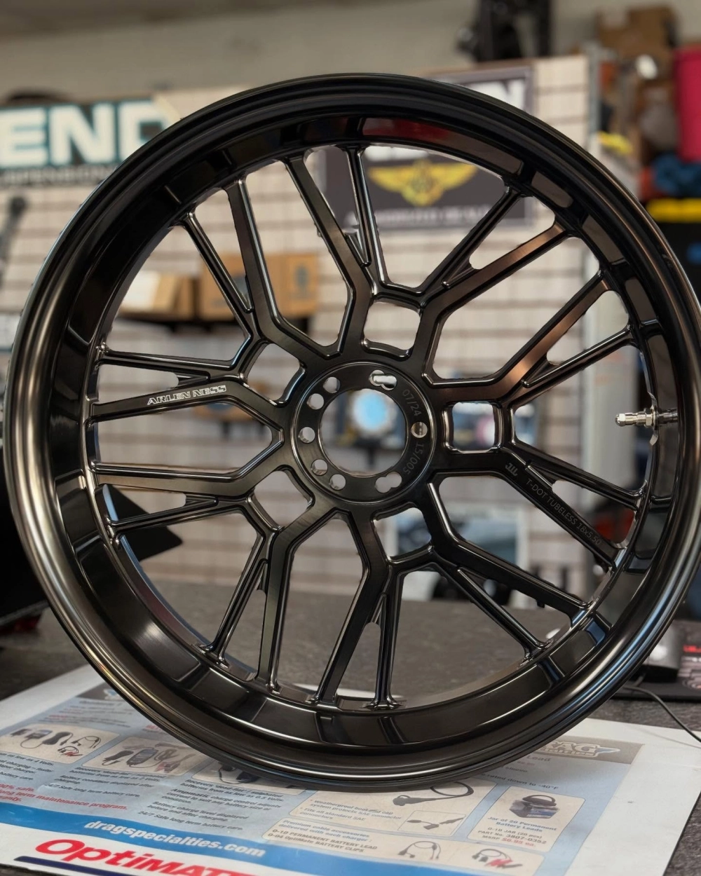 Góc nhìn mâm xương cá đen tuyền độ Fadil thể thao đầy cuốn hút