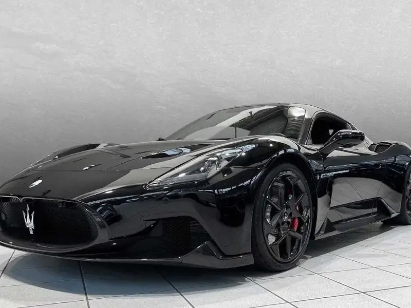 Ảnh xe Maserati mc20 xuất hiện trên phố đầy cuốn hút